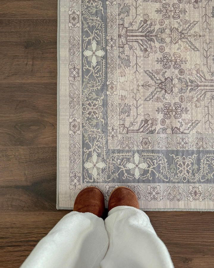 Rosy Ivory Hand-Tufted Rug